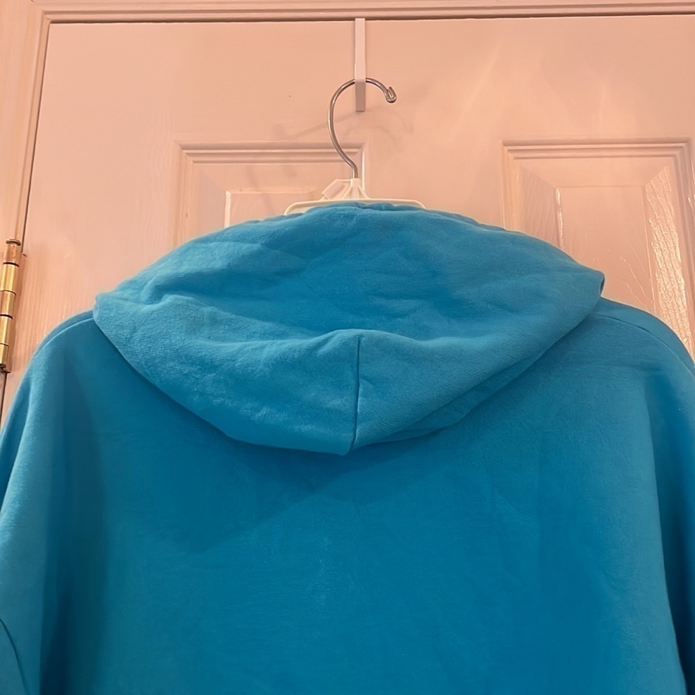 Disney cropped hooded sweatshirt in xxl - Picture 4 of 5